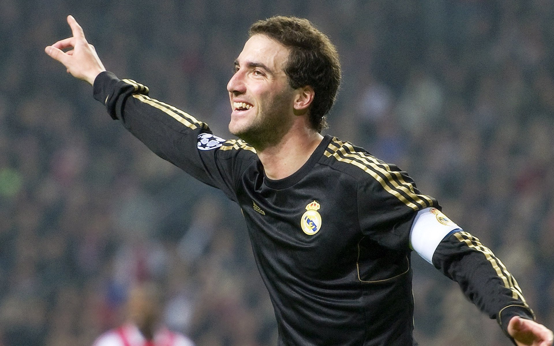 蒂姆连续七场比赛得分超过刷新纪录，勇士不断突破！热度持续攀升