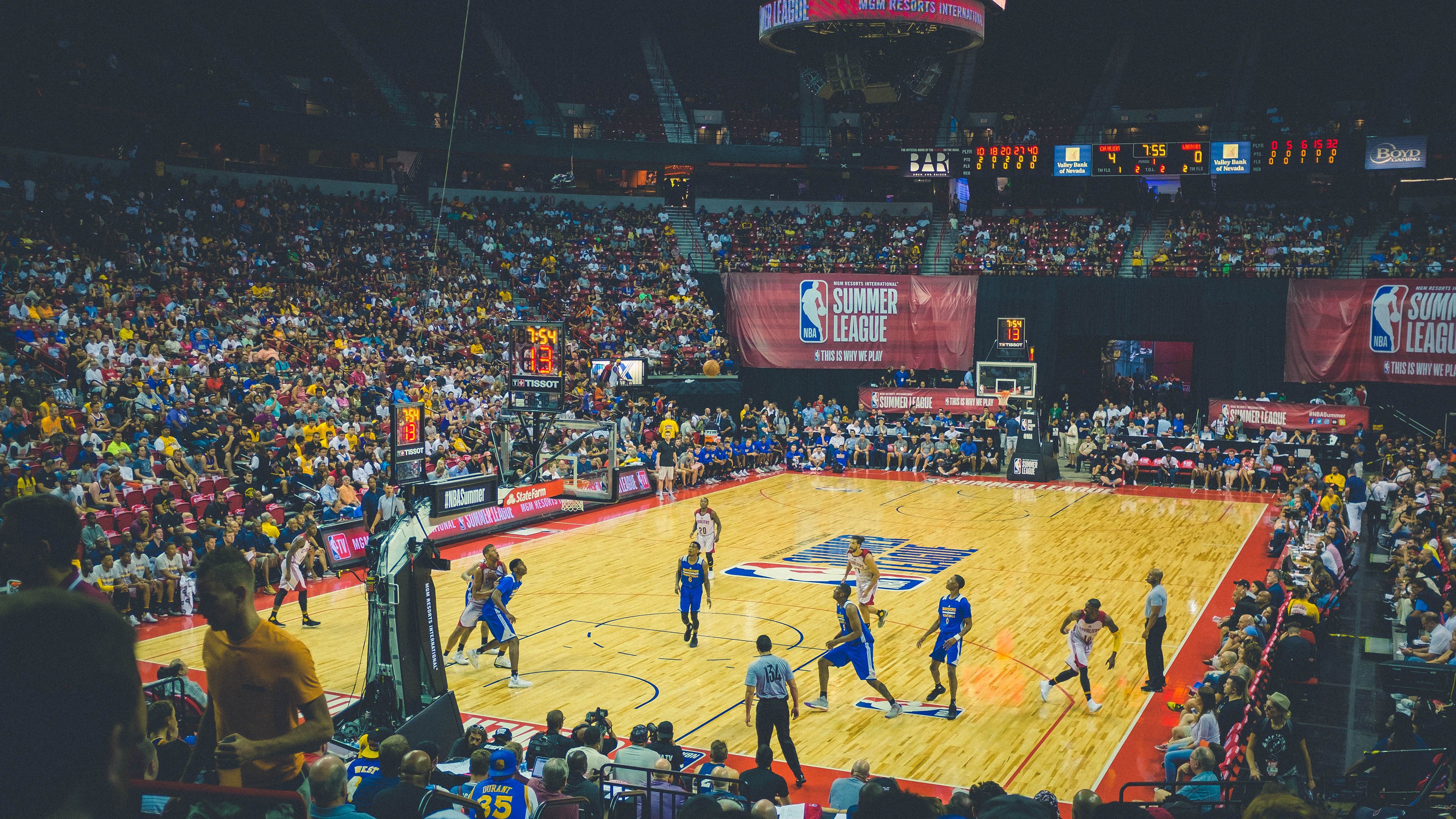 明日NBA季后赛前瞻:张本智和伤情更新,罗马冲击逆转纪录的简单介绍